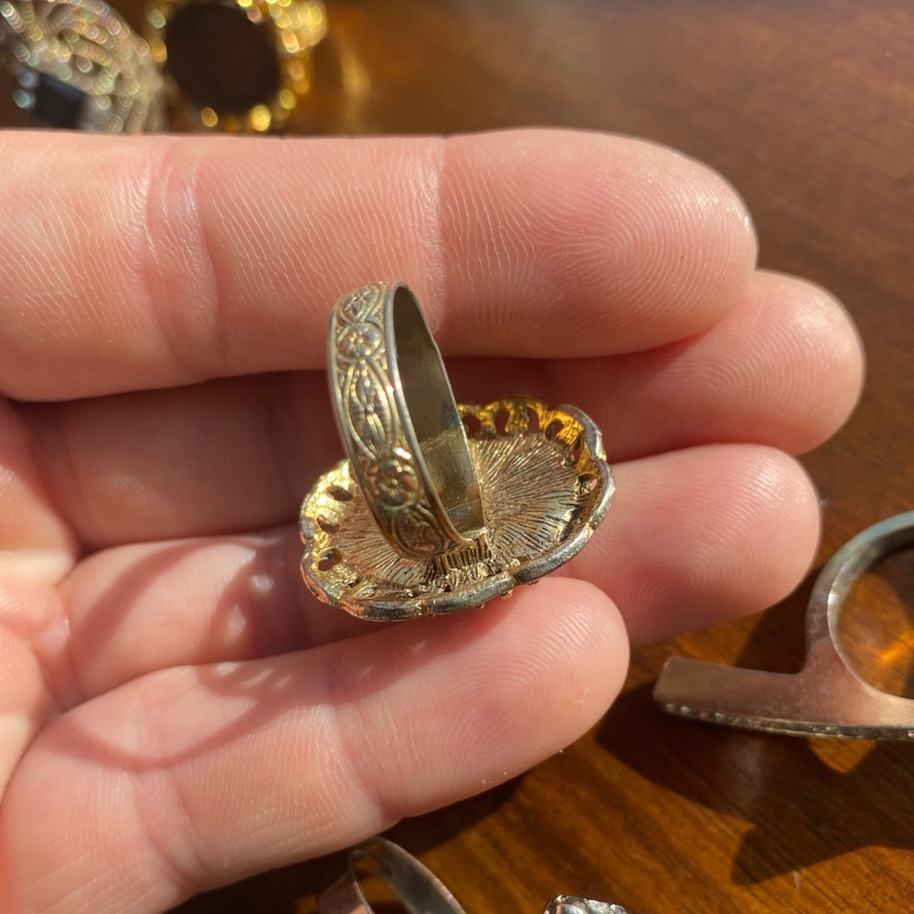 BUNDLE OF 6 STATEMENT RINGS 💍 - Picture 9 of 16